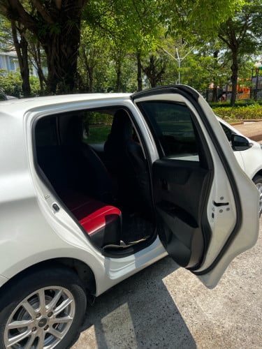 Toyota Vitz 012