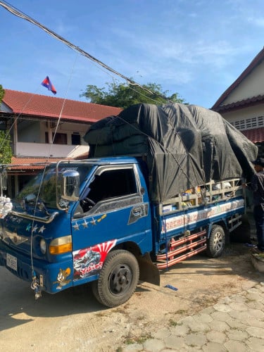 ឡានជួលដឹកអីវ៉ាន់