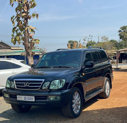 ឡានស្អាត មិនមានបុកប៉ះ