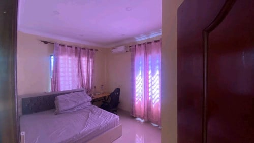 ផ្ទះវីឡាលក់បន្ទាន់