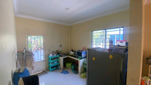 ផ្ទះវីឡាលក់បន្ទាន់