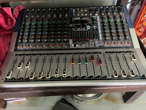 លក់បាសនឹងមុិចស័រ