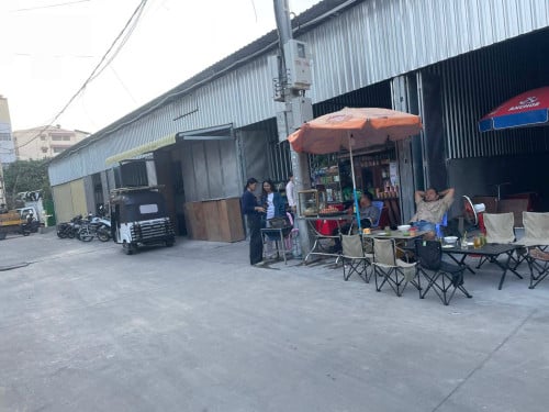 តូបជួល ទំហំ5*15 នៅសល់៣តូប