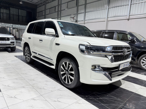 លក់​ Land Cruiser 08 full option V6 សាំង​ ឡេីងក្រៅក្នុងរួច​