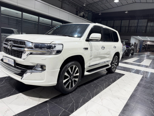 លក់​ Land Cruiser 08 full option V6 សាំង​ ឡេីងក្រៅក្នុងរួច​