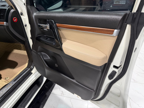 លក់​ Land Cruiser 08 full option V6 សាំង​ ឡេីងក្រៅក្នុងរួច​
