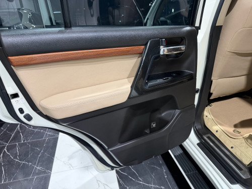 លក់​ Land Cruiser 08 full option V6 សាំង​ ឡេីងក្រៅក្នុងរួច​