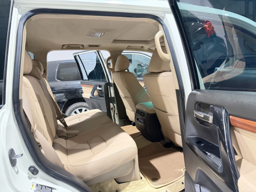 លក់​ Land Cruiser 08 full option V6 សាំង​ ឡេីងក្រៅក្នុងរួច​