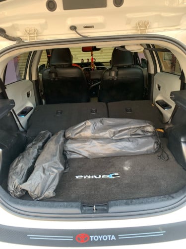 លក់ប្រញាប់លុយ Prius C 2012 ម្ចាស់ដើម អាកុយABS ធានាថាអេមណាស់ថ្មី 100km សុី2.8លុីត