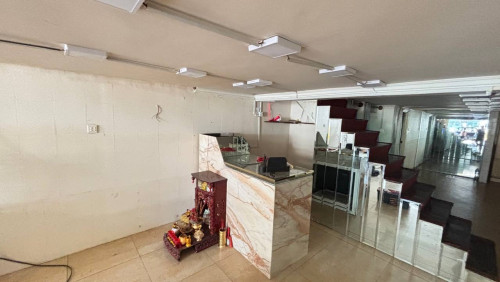 ហាងសំរាប់ជួលបាក់ទូក / Shop for rent Baktouk