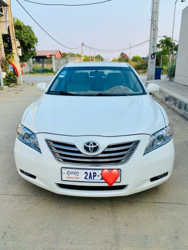 រថយន្តToyota CAMRY 07 ពណ៍សកាំមៃ ខួប50th hybrid(ហាយប្រីត) ឡានស្អាតអាគុយហាយប្រីតទើបតែដូរថ្មី១ដុំលក់