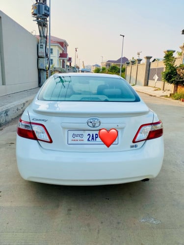 រថយន្តToyota CAMRY 07 ពណ៍សកាំមៃ ខួប50th hybrid(ហាយប្រីត) ឡានស្អាតអាគុយហាយប្រីតទើបតែដូរថ្មី១ដុំលក់