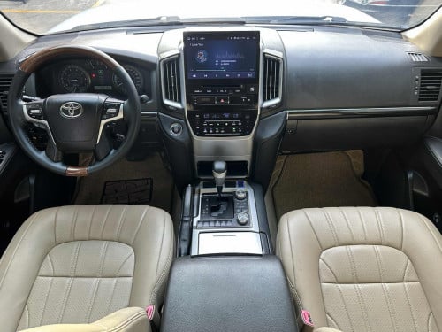 ចង់លក់រថយន្ដ toyota Land cruiser 2010 ឡើង 2021