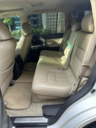 ចង់លក់រថយន្ដ toyota Land cruiser 2010 ឡើង 2021