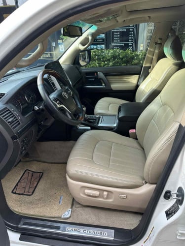 ចង់លក់រថយន្ដ toyota Land cruiser 2010 ឡើង 2021
