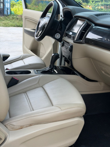 2016 Ford Everest