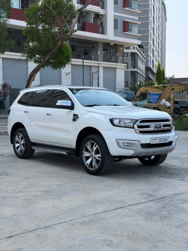 2016 Ford Everest