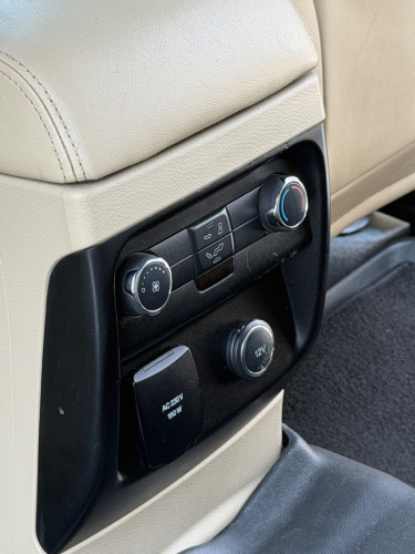 2016 Ford Everest