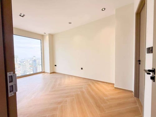 3 Bedrooms 3 Baths Resale Unit in BKK1