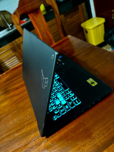 Asus Tuff 17 (RTX4050)