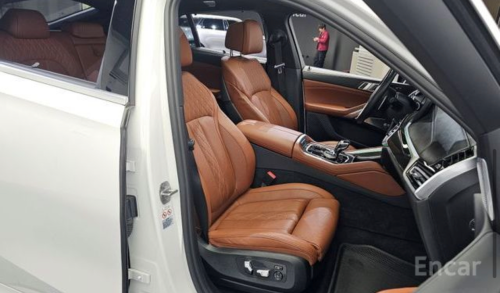 BMW X6 M50i 2021