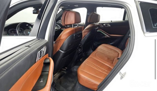 BMW X6 M50i 2021