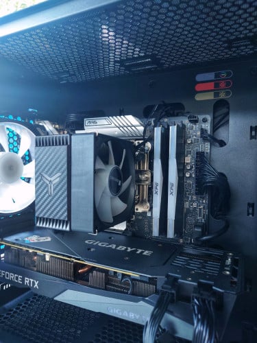 CPU i5 13th / RTX 3070 / RAM 32GB