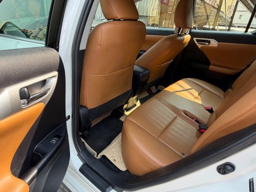 CT200H 2011 បង់មុន5000$