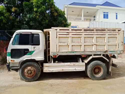 Dump Truck Nissan195