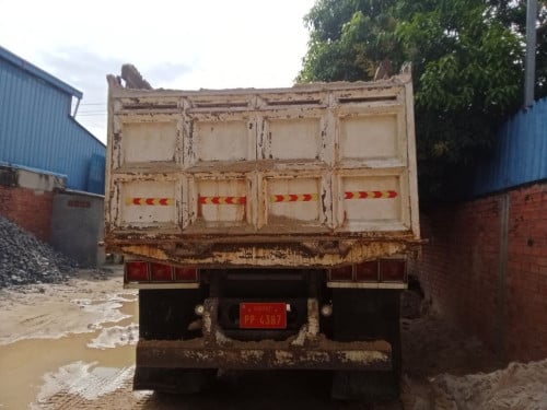 Dump Truck Nissan195