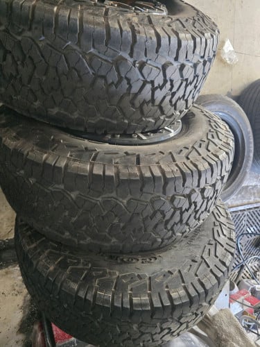 Ford F150 Original 17" Alloy Wheels + Comforser Off-Road Tires - 90% New - Full