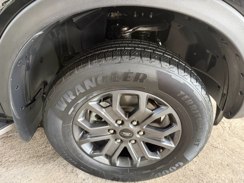 Ford Wildtrak 2023 សុីន១ជុំ​ ស្គត់១ជុំ​ ម្ចាស់ដេីម 35000km