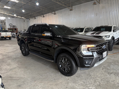 Ford Wildtrak 2023 សុីន១ជុំ​ ស្គត់១ជុំ​ ម្ចាស់ដេីម 35000km