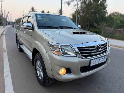 HILUX VIGO 2012 អូតូកាពីតាស់ ឡានក្រុមហ៊ុន