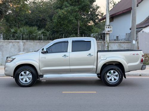 HILUX VIGO 2012 អូតូកាពីតាស់ ឡានក្រុមហ៊ុន