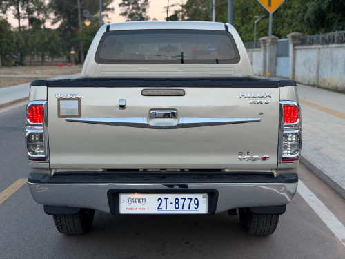 HILUX VIGO 2012 អូតូកាពីតាស់ ឡានក្រុមហ៊ុន