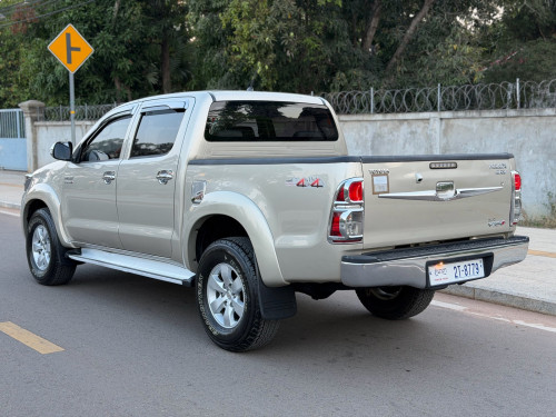 HILUX VIGO 2012 អូតូកាពីតាស់ ឡានក្រុមហ៊ុន