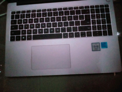 Huawei Matebook D16 តម្លៃក្រោមទីផ្សារ(នៅអាចចរចាបាន) one hand 98% ថែមជូនឆ្នាំងសាក និង mouth bluetooth