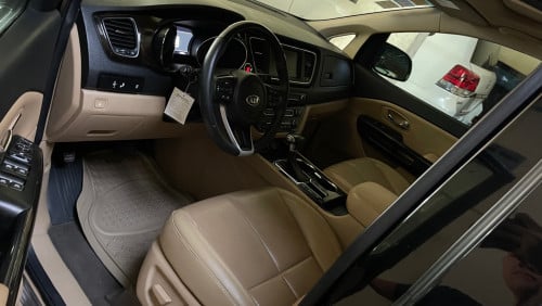 Kia Calnival 2020 full option V6 gasoline Urgent sale!!!