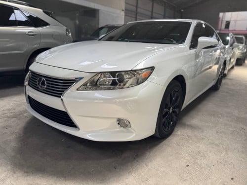 Lexus ES300h 013 Full Option ពណ៌​សកាំម៉ៃ​ (សន្លឹក​ពន្ធ)
