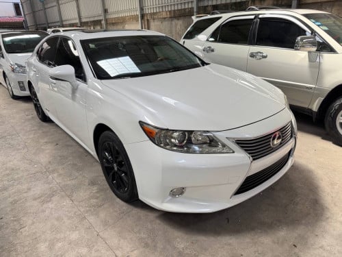 Lexus ES300h 013 Full Option ពណ៌​សកាំម៉ៃ​ (សន្លឹក​ពន្ធ)