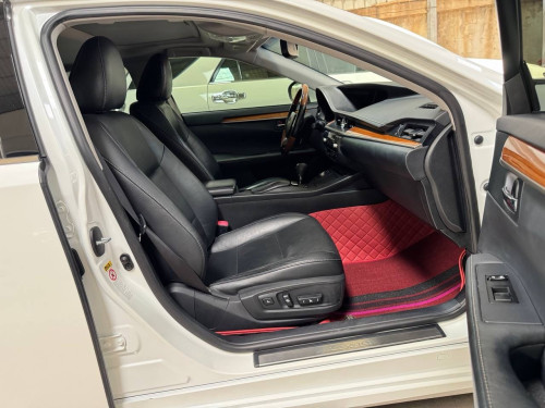 Lexus ES300h 013 Full Option ពណ៌​សកាំម៉ៃ​ (សន្លឹក​ពន្ធ)