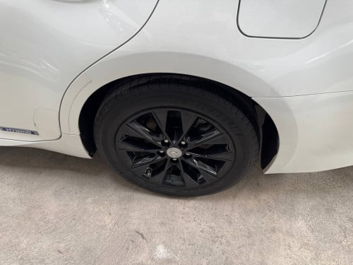 Lexus ES300h 013 Full Option ពណ៌​សកាំម៉ៃ​ (សន្លឹក​ពន្ធ)