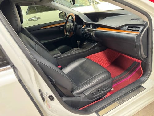 Lexus ES300h 013 Full Option ពណ៌​សកាំម៉ៃ​ (សន្លឹក​ពន្ធ)