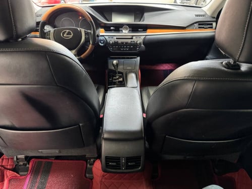 Lexus ES300h 013 Full Option ពណ៌​សកាំម៉ៃ​ (សន្លឹក​ពន្ធ)