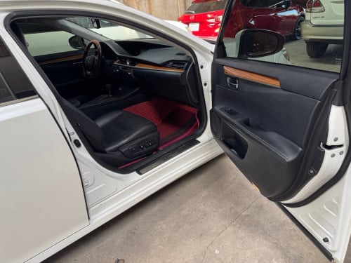 Lexus ES300h 013 Full Option ពណ៌​សកាំម៉ៃ​ (សន្លឹក​ពន្ធ)