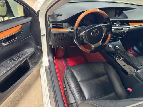 Lexus ES300h 013 Full Option ពណ៌​សកាំម៉ៃ​ (សន្លឹក​ពន្ធ)