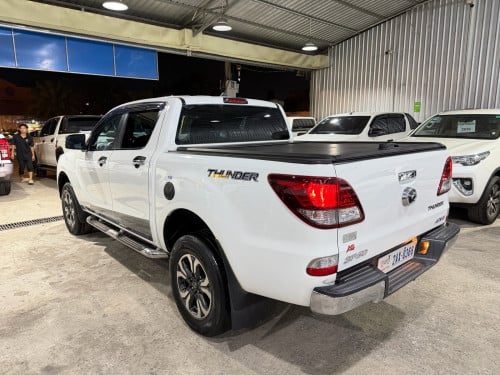 Mazda BT-50 ម៉ាសុីនធំ 3.2L​ អូតូកាពីតាស់