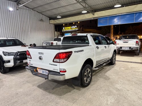Mazda BT-50 ម៉ាសុីនធំ 3.2L​ អូតូកាពីតាស់