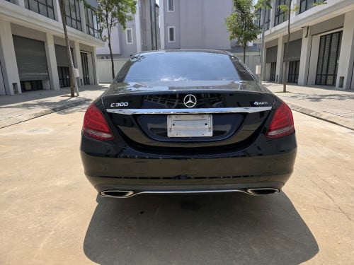 Mercedes C300 4Matic 2015 Black colour